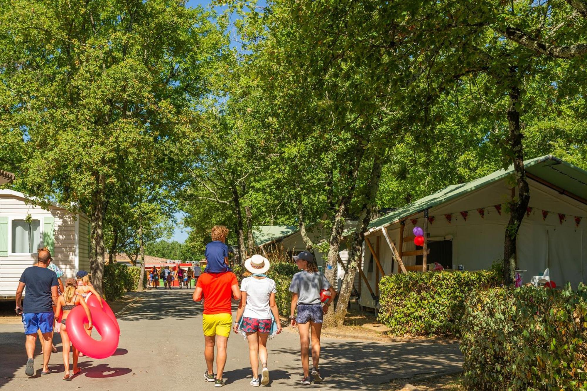 Camping Domaine De Chaussy Lagorce  Exterior foto